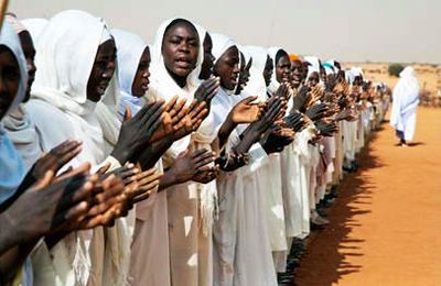 การให้ความสำคัญต่อบทบาทและหน้าที่ของสตรีชนบทเพื่อลดความยากจน